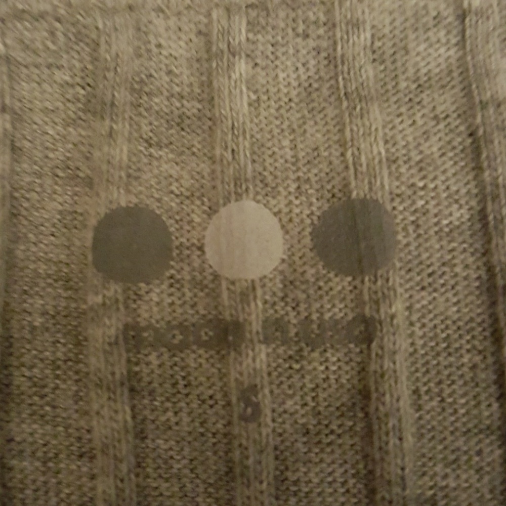 Three dots Ribbed Top - Picture 2 of 2